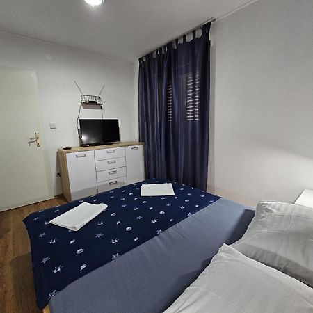 Modern Apartment Nikola In A Quiet Area Каштел-Стари Экстерьер фото